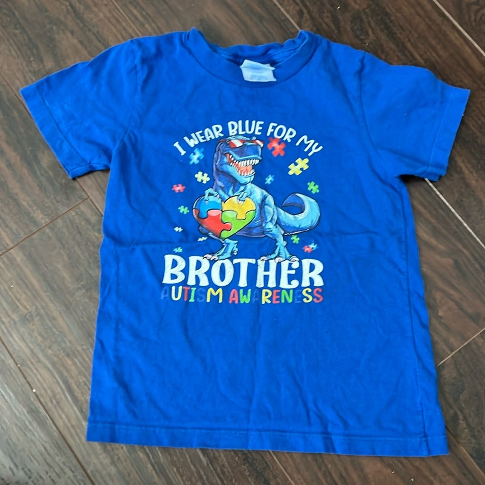 Kids Autism Awareness dinosaur “I wear blue for my brother” blue tshirt size 4t‎
